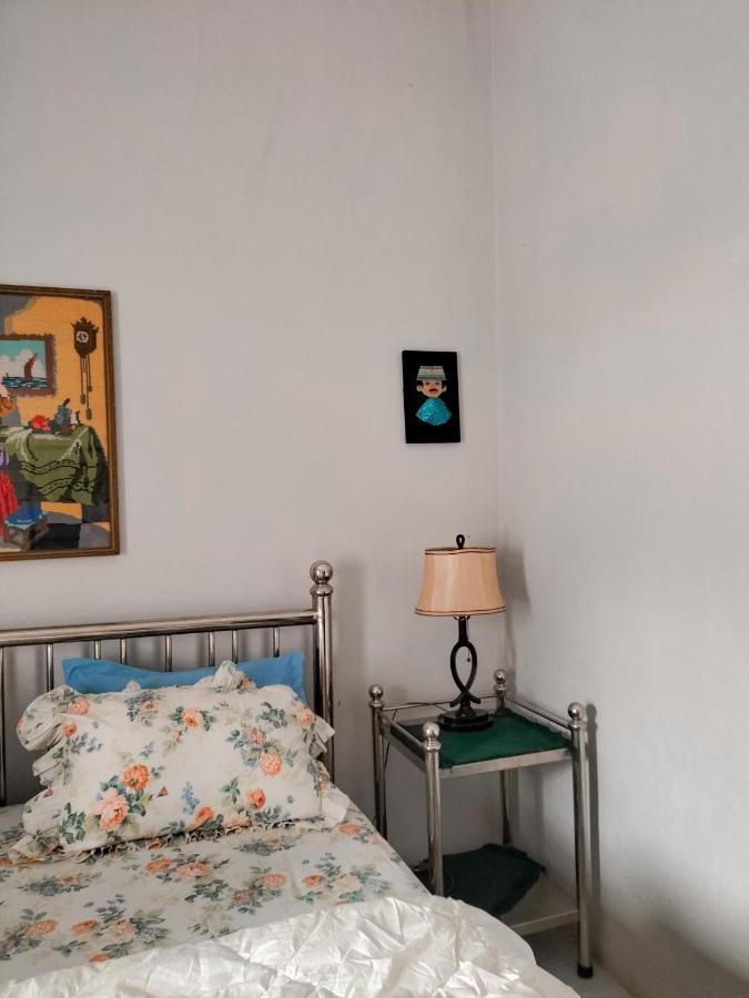 Brussels Homestay Balige Eksteriør bilde